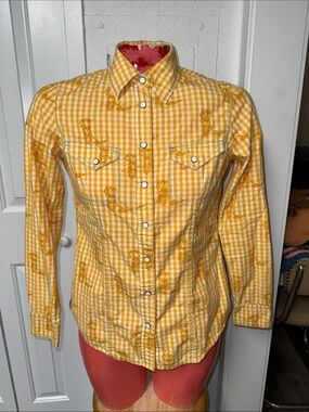 Barn Fly button shirt top